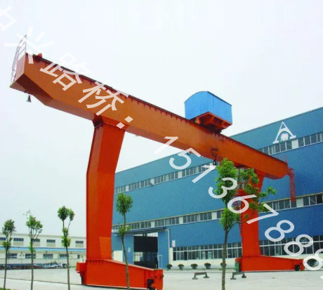 在選擇單梁龍門吊時(shí)應(yīng)該考慮哪些因素