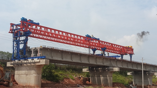 32-180T公鐵兩用架橋機(jī)