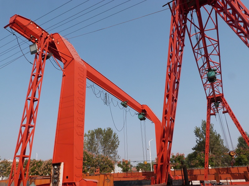 電動(dòng)葫蘆門式起重機(jī)